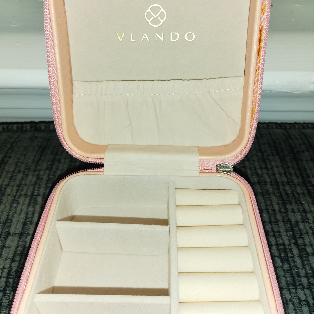 Vlando Pink Travel Jewelry Case